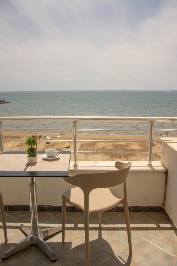 Wave Beachfront Apartments Durres Luaran gambar