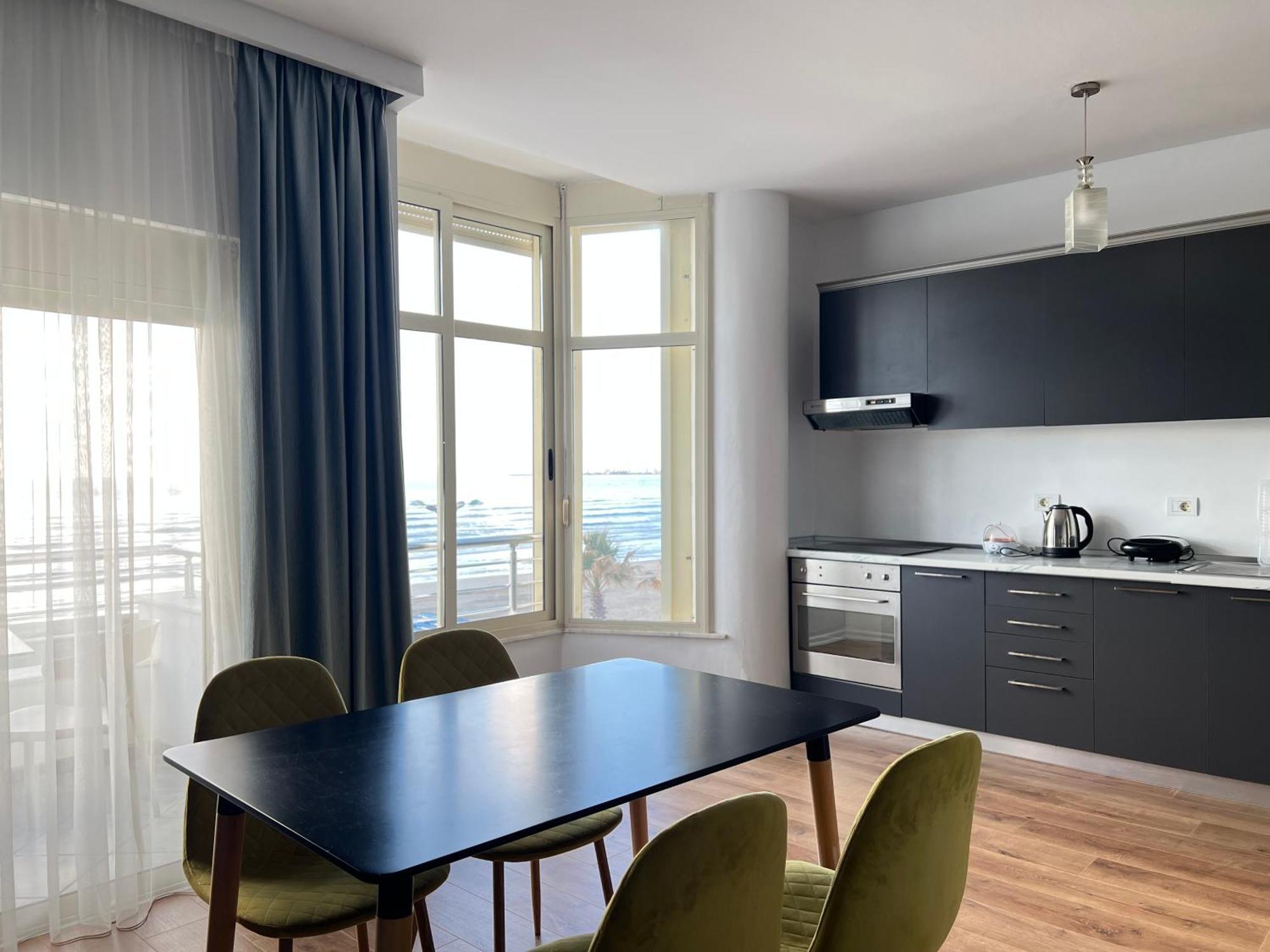 Wave Beachfront Apartments Durres Luaran gambar