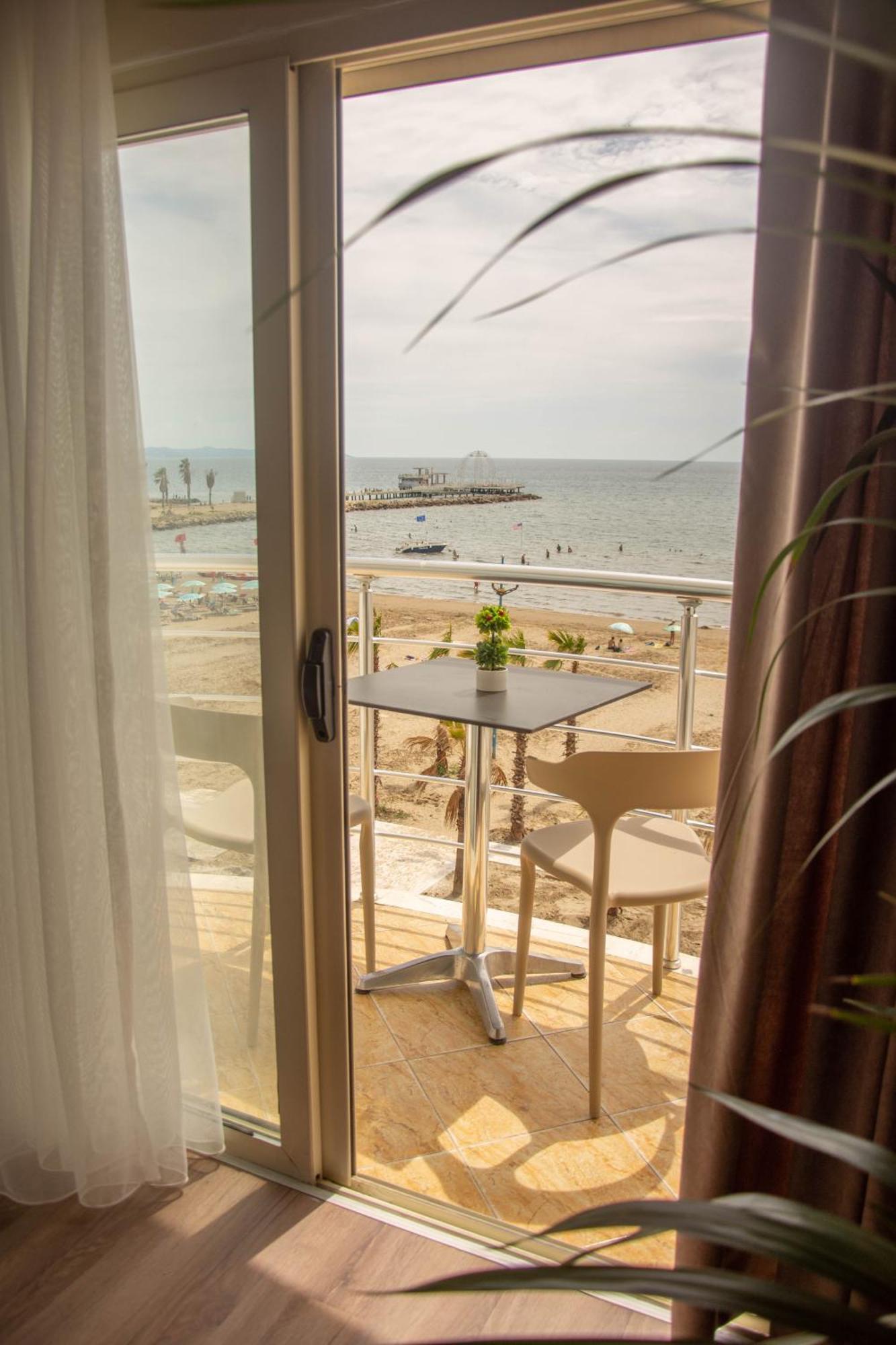 Wave Beachfront Apartments Durres Luaran gambar