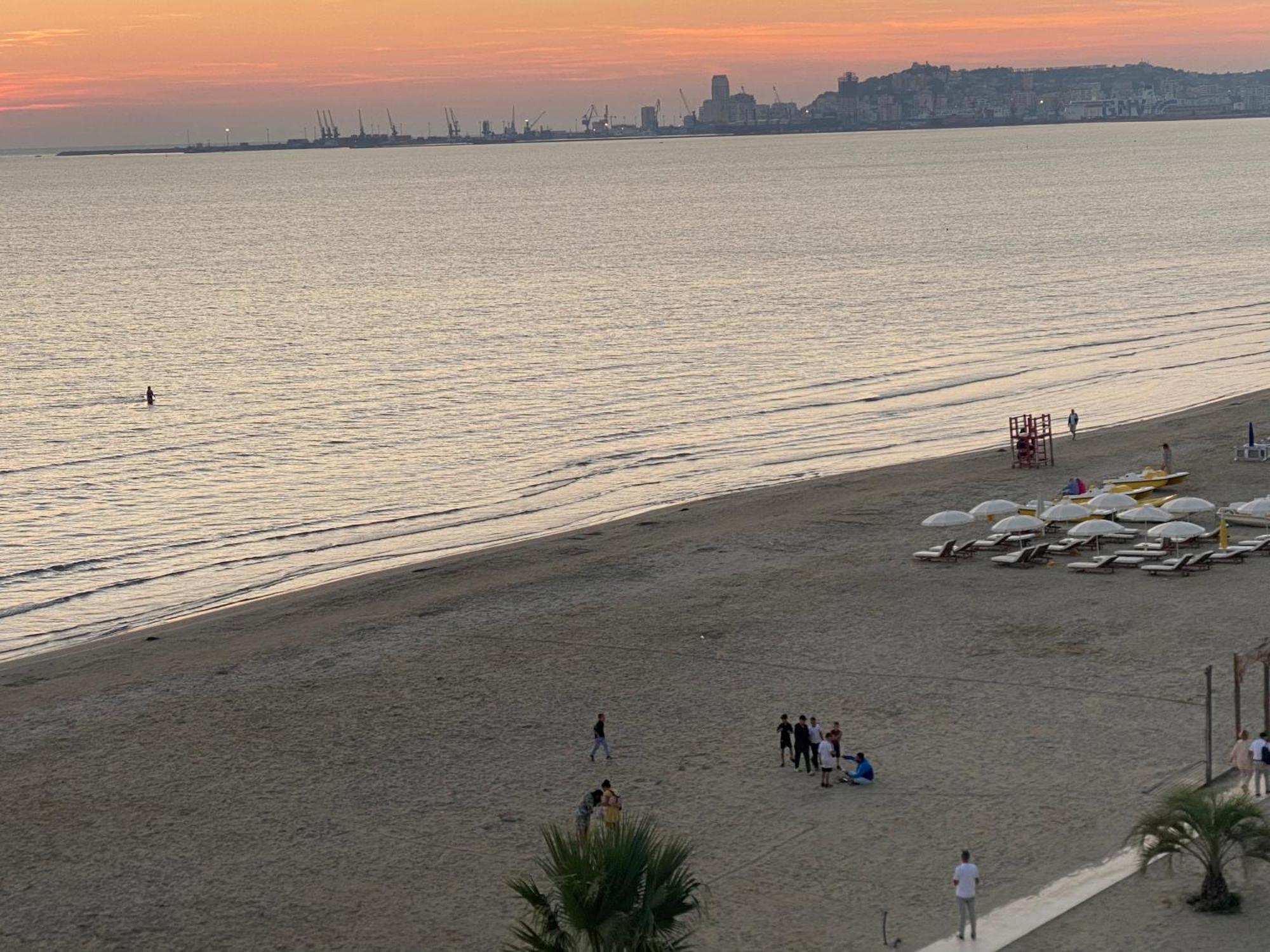 Wave Beachfront Apartments Durres Luaran gambar