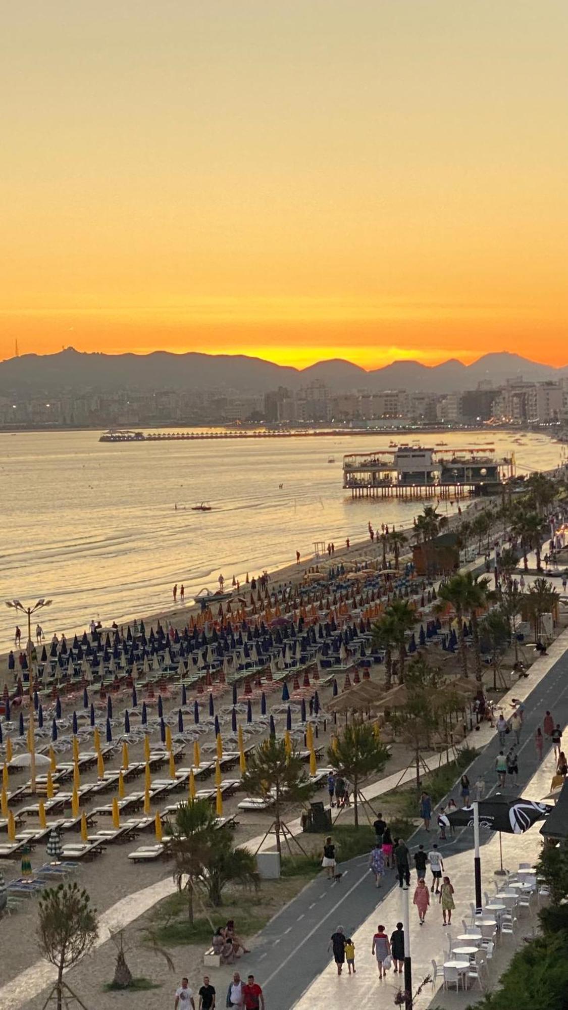Wave Beachfront Apartments Durres Luaran gambar