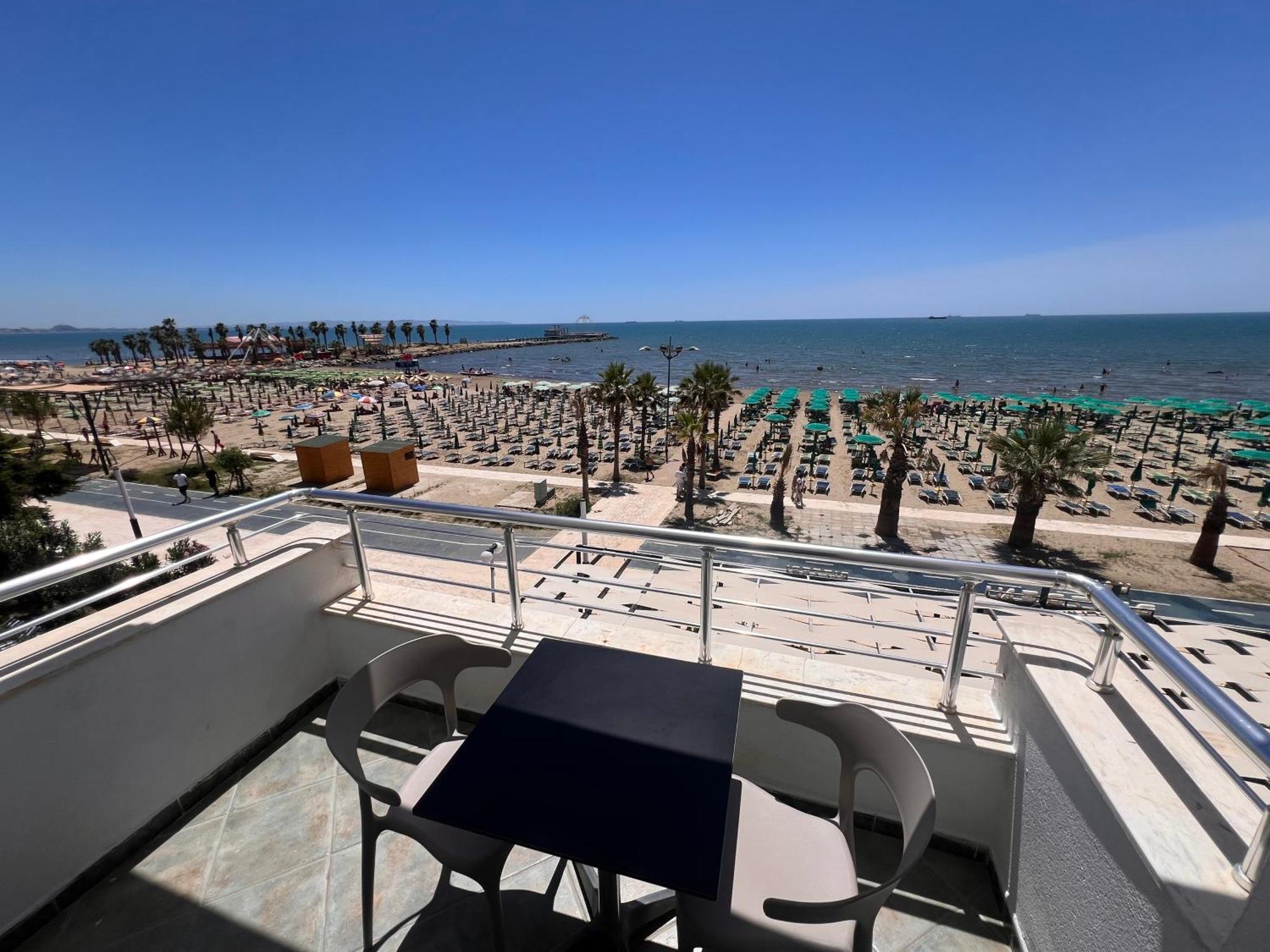 Wave Beachfront Apartments Durres Luaran gambar
