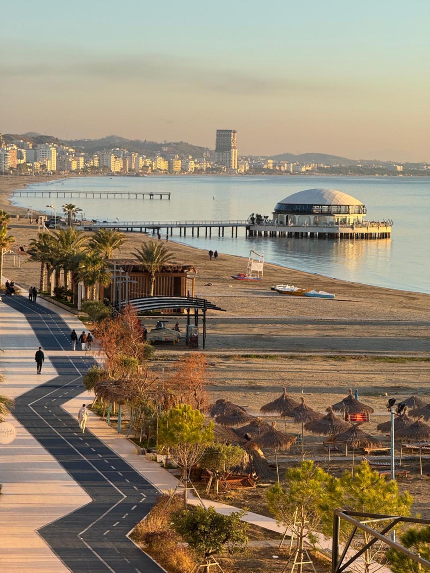 Wave Beachfront Apartments Durres Luaran gambar